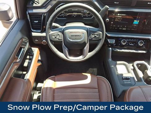 Used 2025 GMC Sierra 2500 Denali Ultimate AWD/4WD image 3