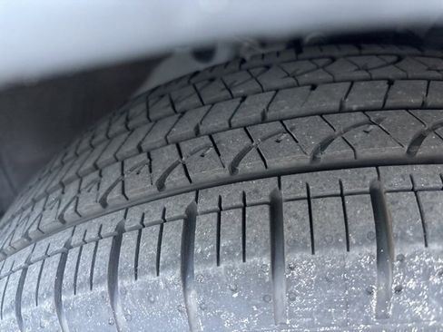 Used 2020 Nissan Rogue SV w/ Premium Package image 2