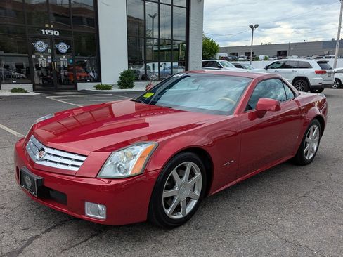 Used 2004 Cadillac XLR RWD image 2