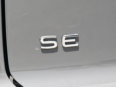 Used 2020 Volkswagen Atlas Cross Sport SE FWD image 14