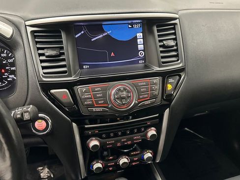 Used 2019 Nissan Pathfinder SV w/ SV Tech Package AWD/4WD image 12