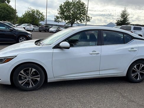 Used 2022 Nissan Sentra SV FWD image 8