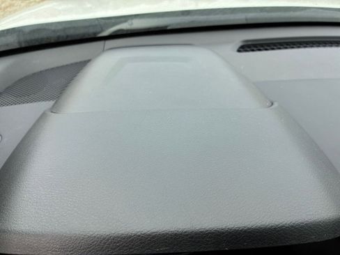 Used 2025 Nissan Altima 2.5 SV FWD image 32