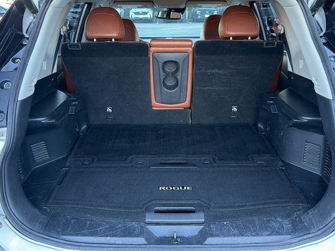 Used 2018 Nissan Rogue SL w/ Premium Package image 32