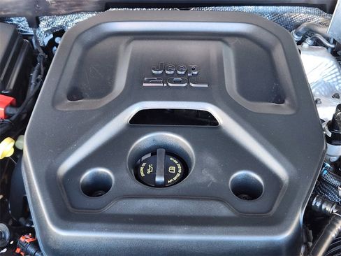 Used 2024 Jeep Wrangler Sahara image 14