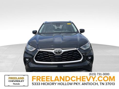 Used 2021 Toyota Highlander XLE FWD image 9
