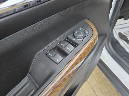 Used 2019 GMC Acadia SLE image 13