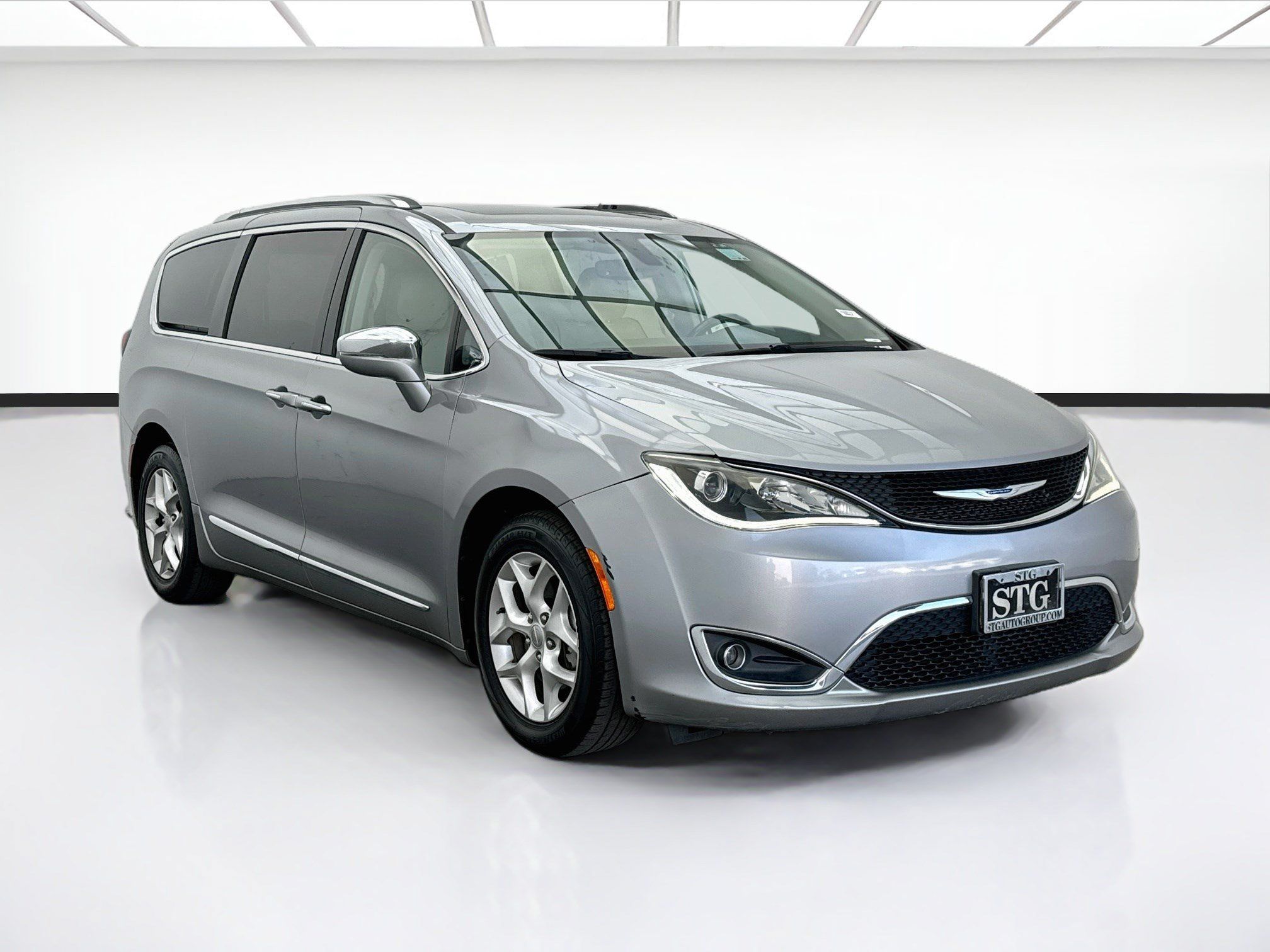 Used 2020 Chrysler Pacifica Limited FWD image 3