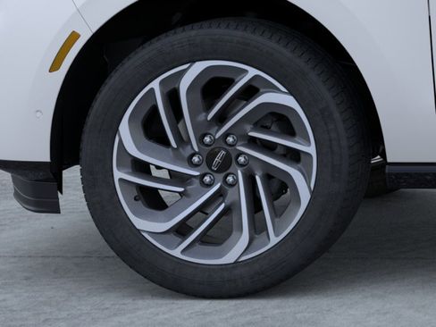 New 2026 Lincoln Navigator Reserve AWD/4WD image 19