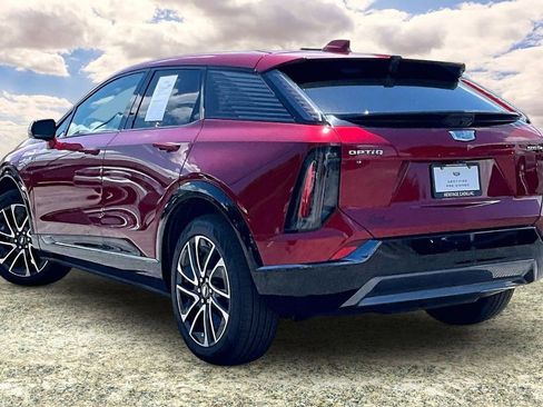 Certified 2025 Cadillac Optiq Sport 2 w/ LPO, Floor Liner Package AWD/4WD image 4