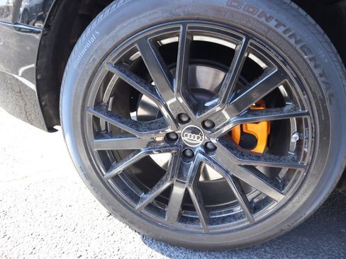 Used 2023 Audi e-tron Chronos AWD/4WD image 17