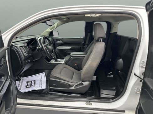 Used 2022 Chevrolet Colorado LT w/ Fleet Safety Package image 8