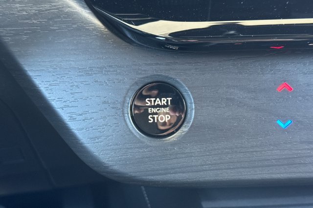 Certified 2025 Nissan Murano SV FWD image 27