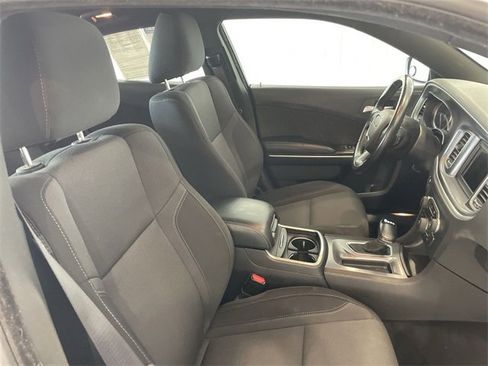 Used 2019 Dodge Charger SXT image 18