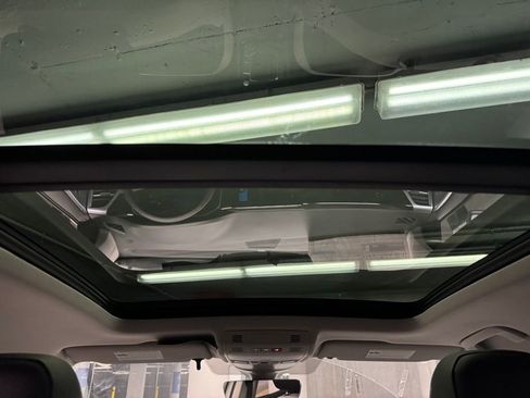 New 2025 Volkswagen Taos SE image 10