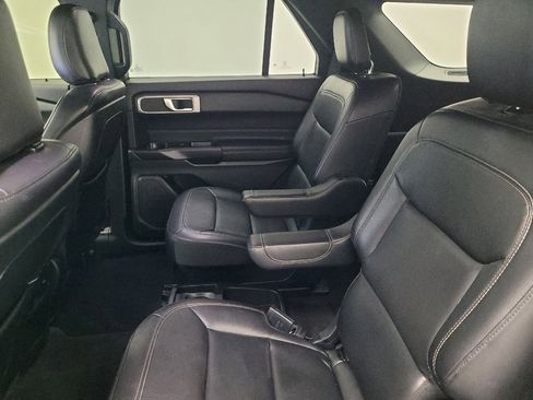 Used 2020 Ford Explorer XLT w/ Equipment Group 202A RWD image 18