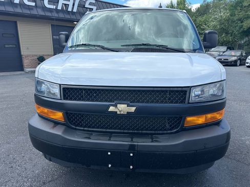 Used 2021 Chevrolet Express 3500 LS RWD image 2