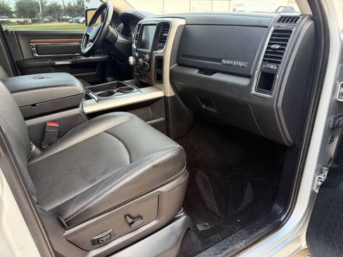 Used 2014 RAM 1500 Laramie w/ Convenience Group AWD/4WD image 13