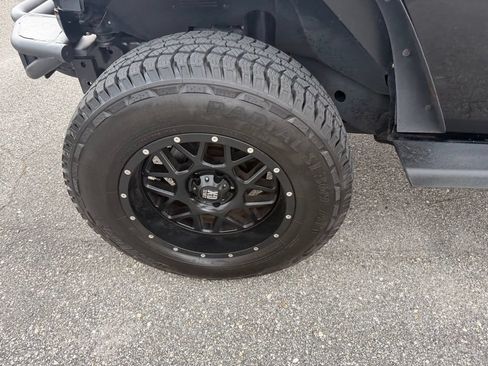 Used 2010 Jeep Wrangler Unlimited Sport AWD/4WD image 9
