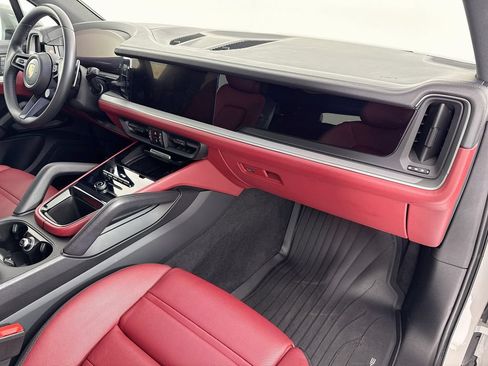 Certified 2024 Porsche Cayenne AWD/4WD image 30