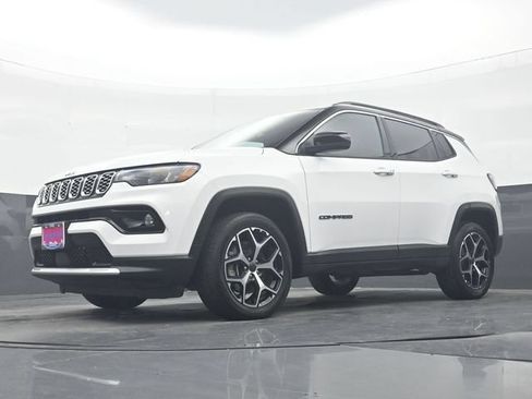 Used 2025 Jeep Compass Limited AWD/4WD image 29