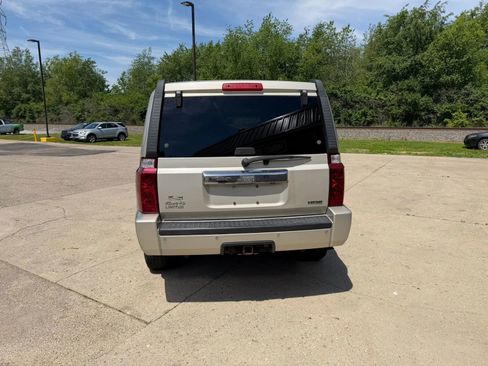 Used 2007 Jeep Commander Limited w/ Trailer Tow Group IV AWD/4WD image 4