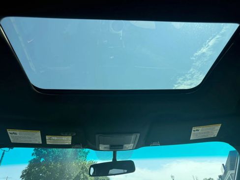 Used 2017 Ford Explorer Limited image 30