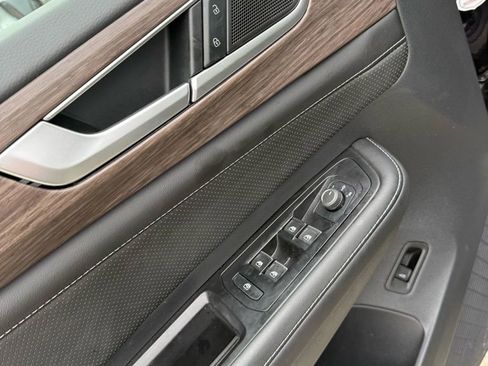 Used 2025 Volkswagen Atlas SEL image 23