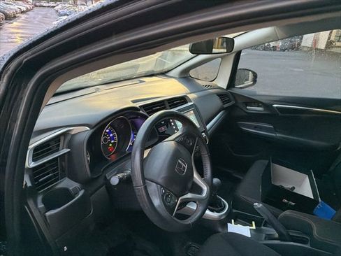 Used 2018 Honda Fit Sport image 4