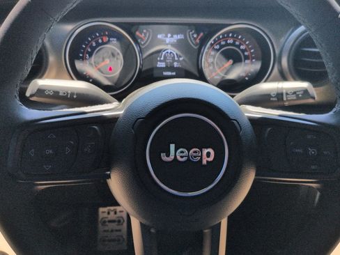 Used 2023 Jeep Gladiator Sport AWD/4WD image 15