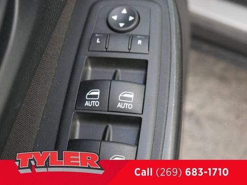 Used 2016 Jeep Cherokee Latitude FWD image 22
