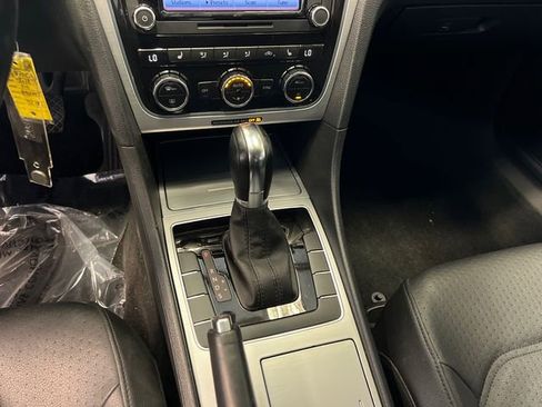 Used 2012 Volkswagen Passat 2.5 SE FWD image 26