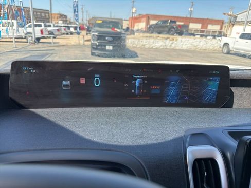 Used 2025 Ford Expedition Active image 10