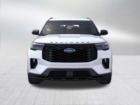 New 2026 Ford Explorer ST-Line image 2