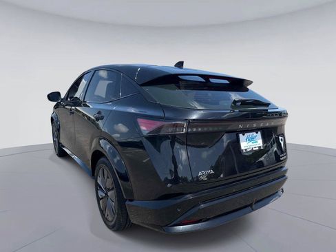 Used 2023 Nissan Ariya AWD image 6