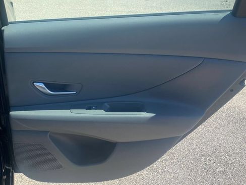 Used 2023 Hyundai Elantra SEL w/ Convenience Package FWD image 8