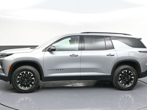 Used 2024 Chevrolet Traverse Z71 AWD/4WD image 4