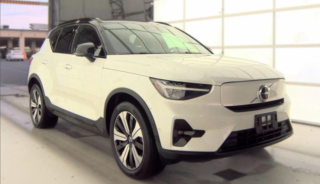 Used 2023 Volvo XC40 Recharge Plus w/ Protection Package Premier AWD/4WD image 6