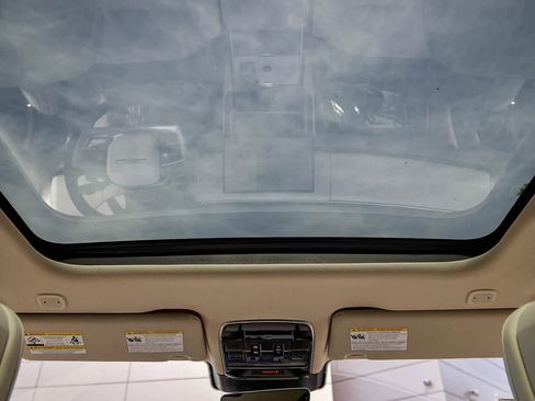 New 2026 Land Rover Range Rover SE image 16