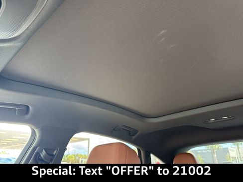 Used 2022 Audi e-tron Premium Plus image 17