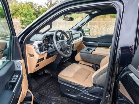 Used 2023 Ford F150 XLT AWD/4WD image 9