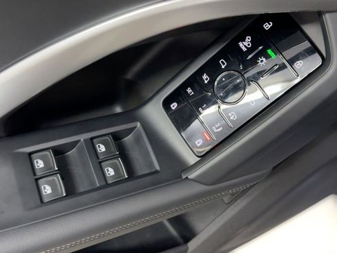 Used 2025 Audi Q5 Premium Plus w/ Premium Plus image 13