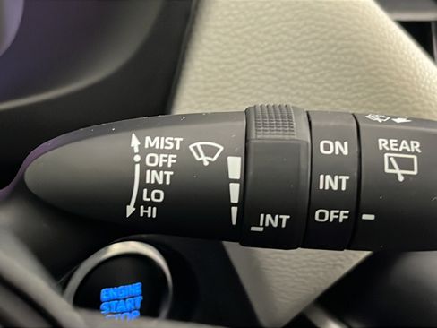 Used 2020 Toyota RAV4 XLE w/ Convenience Package FWD image 29