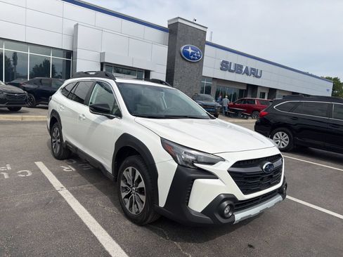Certified 2025 Subaru Outback Limited AWD/4WD image 8