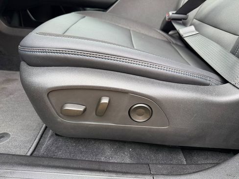 New 2026 Chevrolet Equinox EV LT image 17