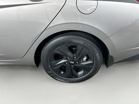 Used 2023 Hyundai Elantra SEL image 11