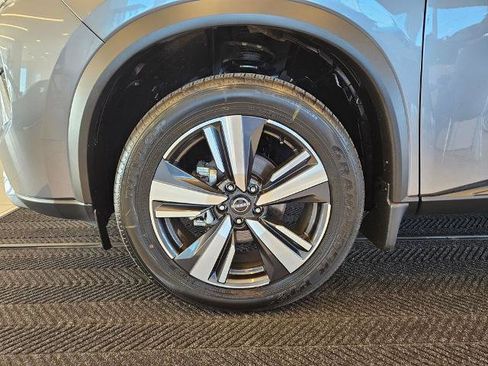 Certified 2025 Nissan Rogue SL AWD/4WD image 12