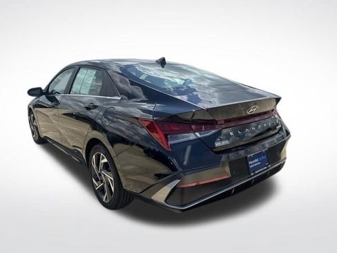 Used 2024 Hyundai Elantra Limited FWD image 5