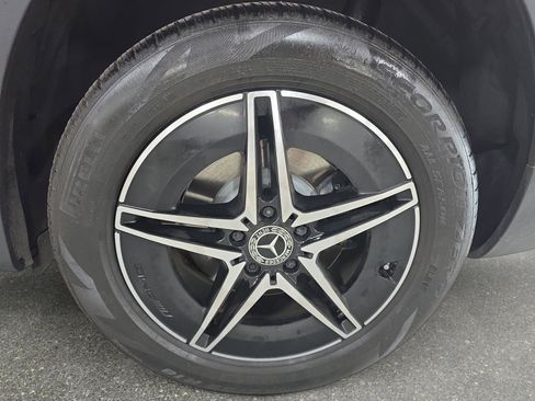 Used 2024 Mercedes-Benz EQB 250+ image 31