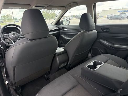 Used 2024 Nissan Altima 2.5 SV FWD image 13
